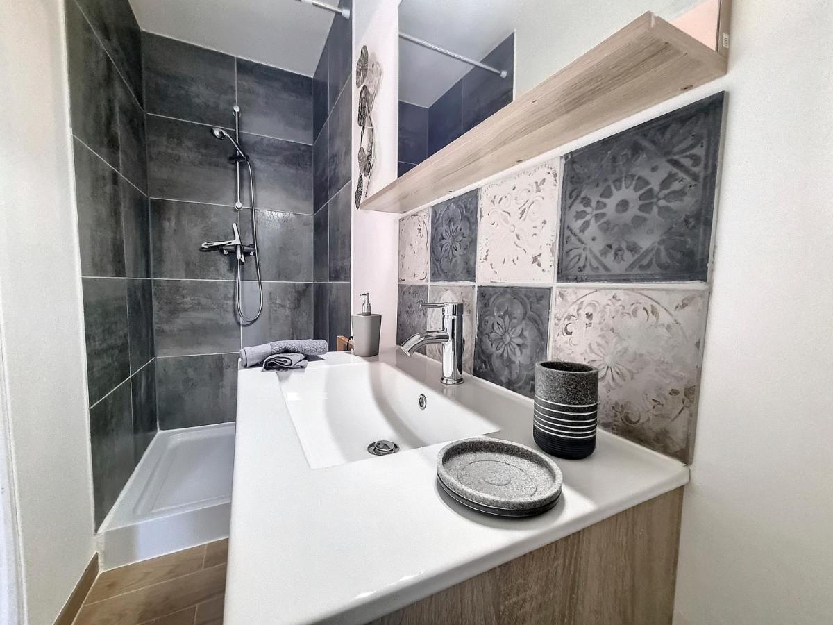 Agathe Apartment รูออง ภายนอก รูปภาพ